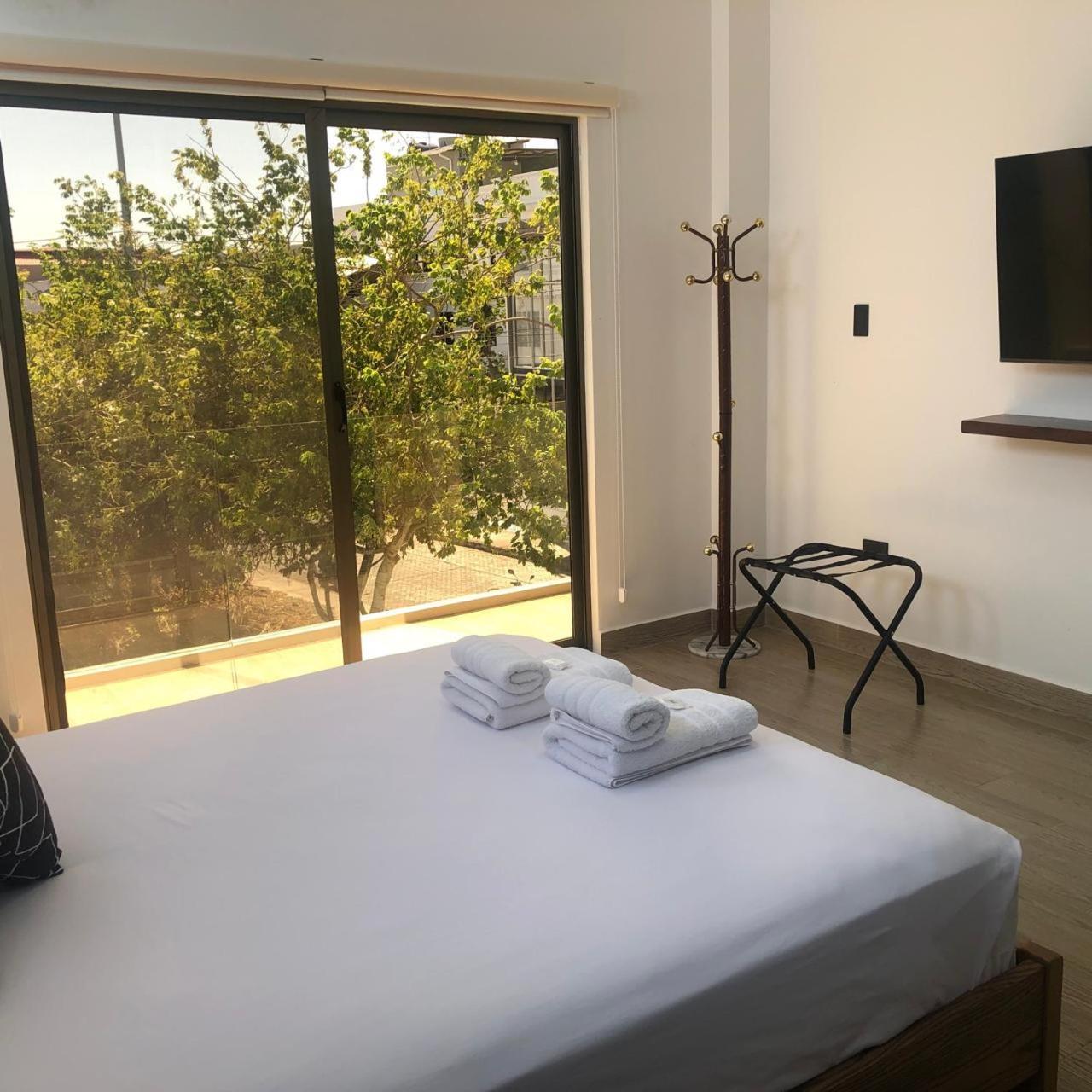 Suites En El Paraiso San Cristobal Galapagos Пуерто-Бакерісо-Морено Екстер'єр фото
